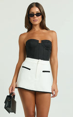 Berkley Skort - Contrast Trim Front Pocket Skort in White