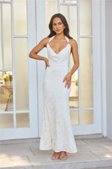 Éclat Affair Halter Maxi Dress Beige